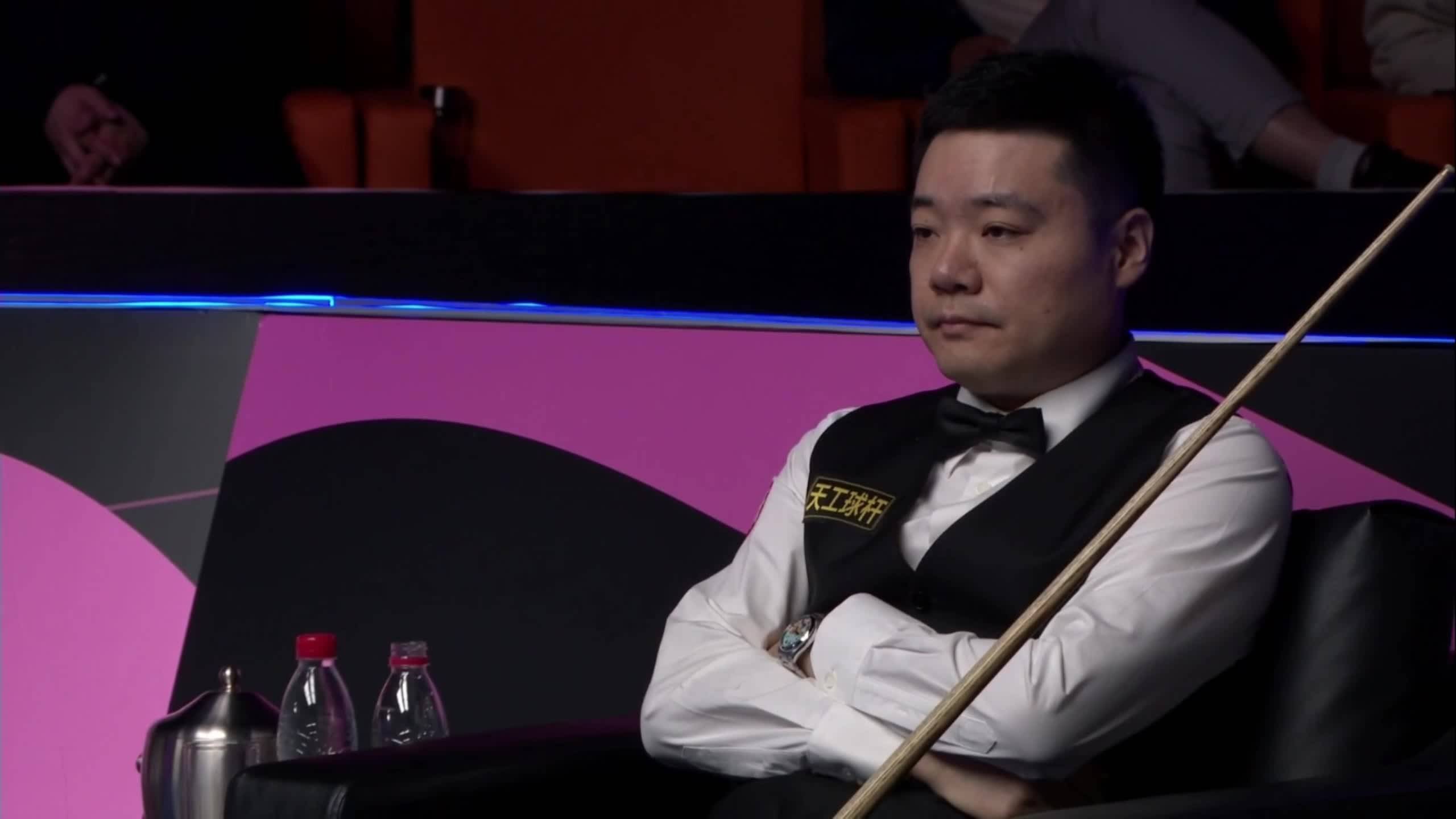 包含【运动员访谈】丁俊晖：如何在比赛中摆脱犯规困扰？的词条