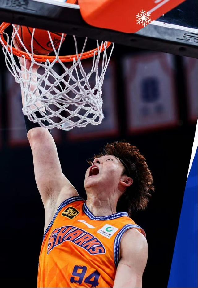 场上显神威：王强的三分命中率达到36%，一举奠定胜局的简单介绍