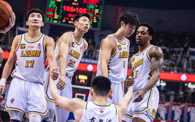 包含外线火力全开！北京队三分命中率高达38%，惹人注目！的词条