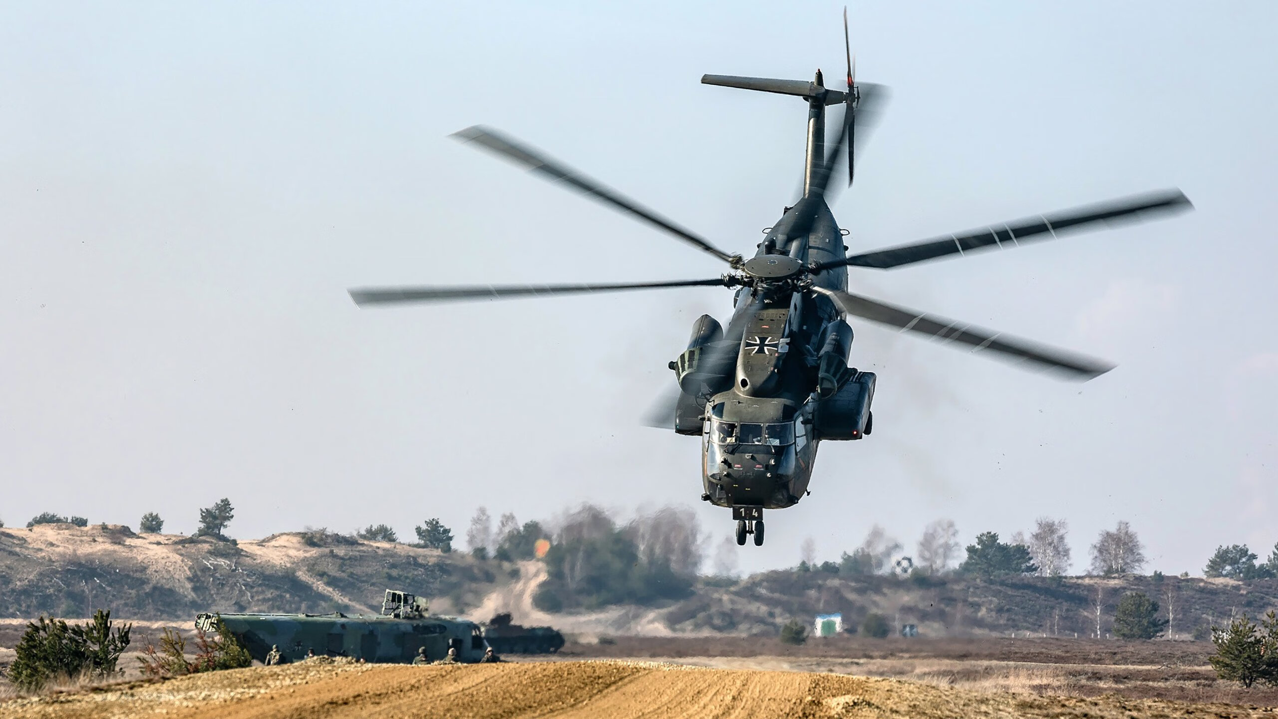 沃尔夫斯堡主场1-0战胜斯图加特，状态回暖，沃尔夫斯堡队主客场球衣