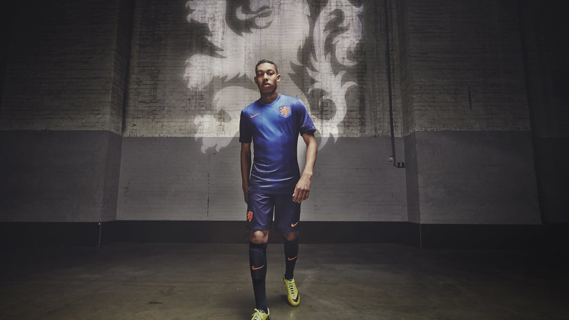 国足球员体能状态监测报告,中国足球队体能测试标准