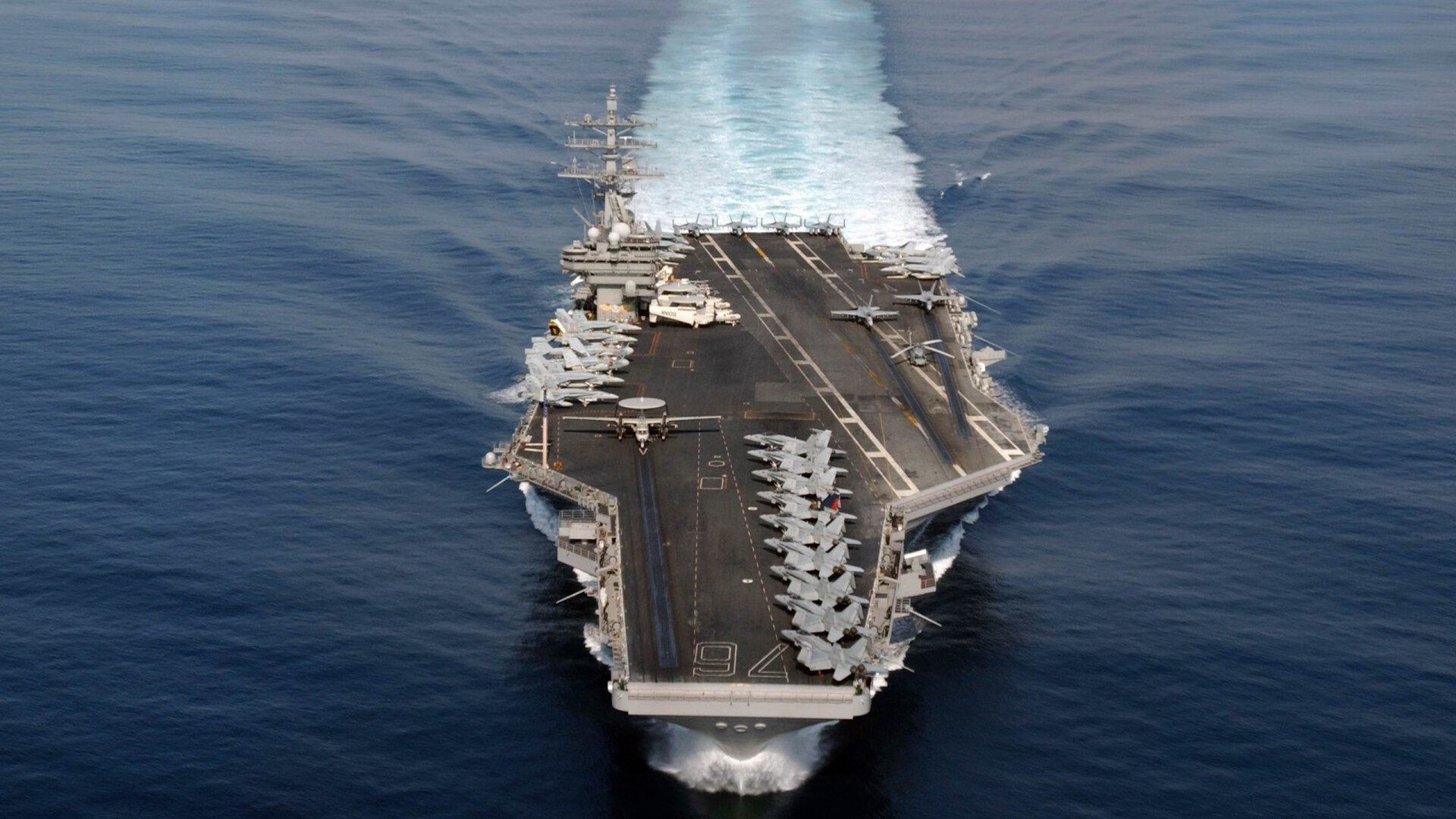 全黑队的攻防转换如行云流水,令对手难以捉摸,全黑队战舞