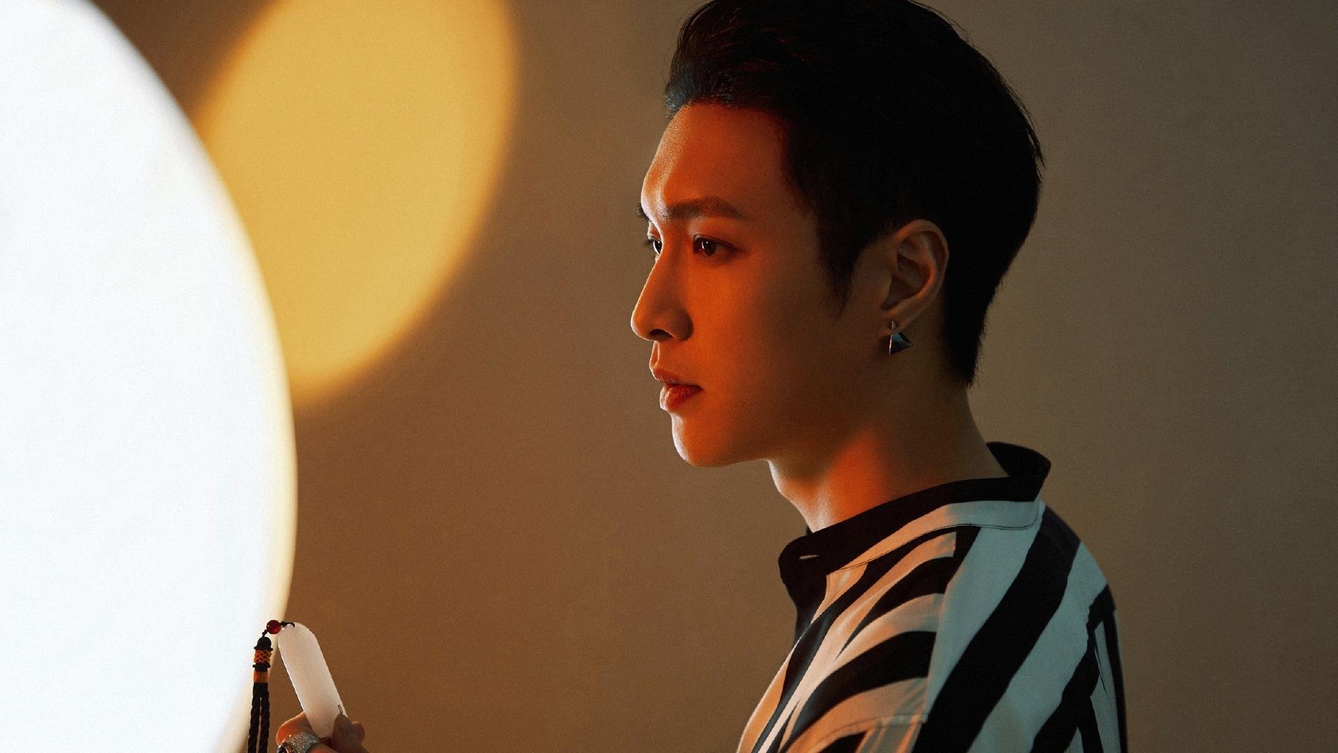 凯尔·查默斯用坚韧精神征服赛场挑战,查尔斯&凯斯