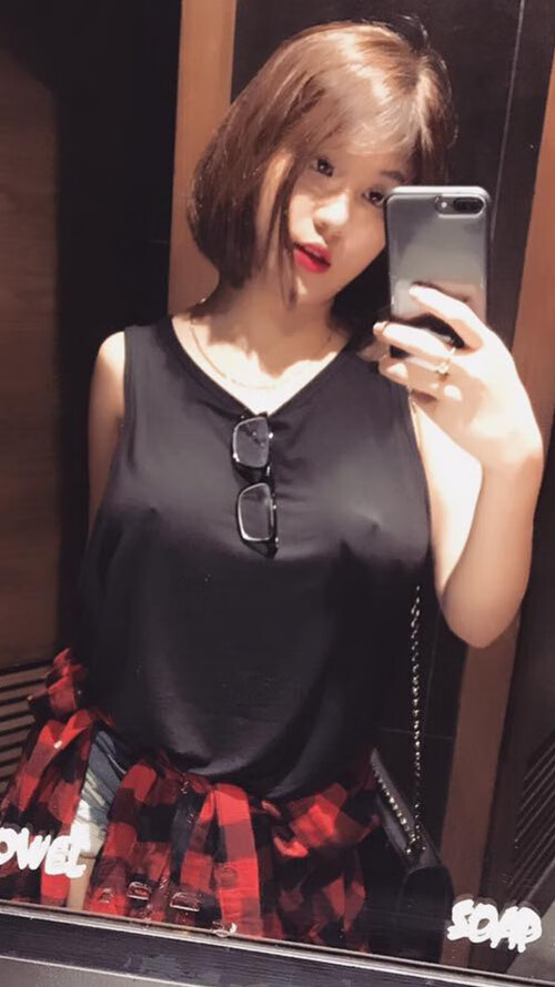 凯尔·查默斯用坚韧精神征服赛场挑战,查尔斯&凯斯