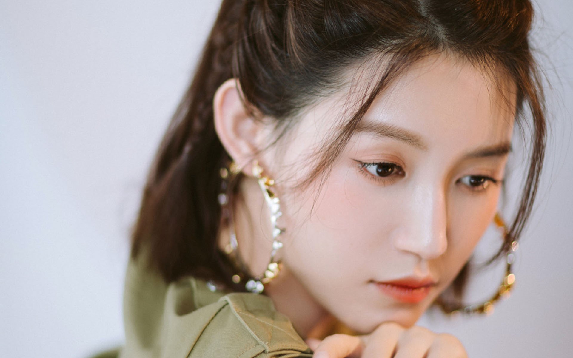 足球青训教练受表彰，推动本土人才培养，足球青训队招聘条件